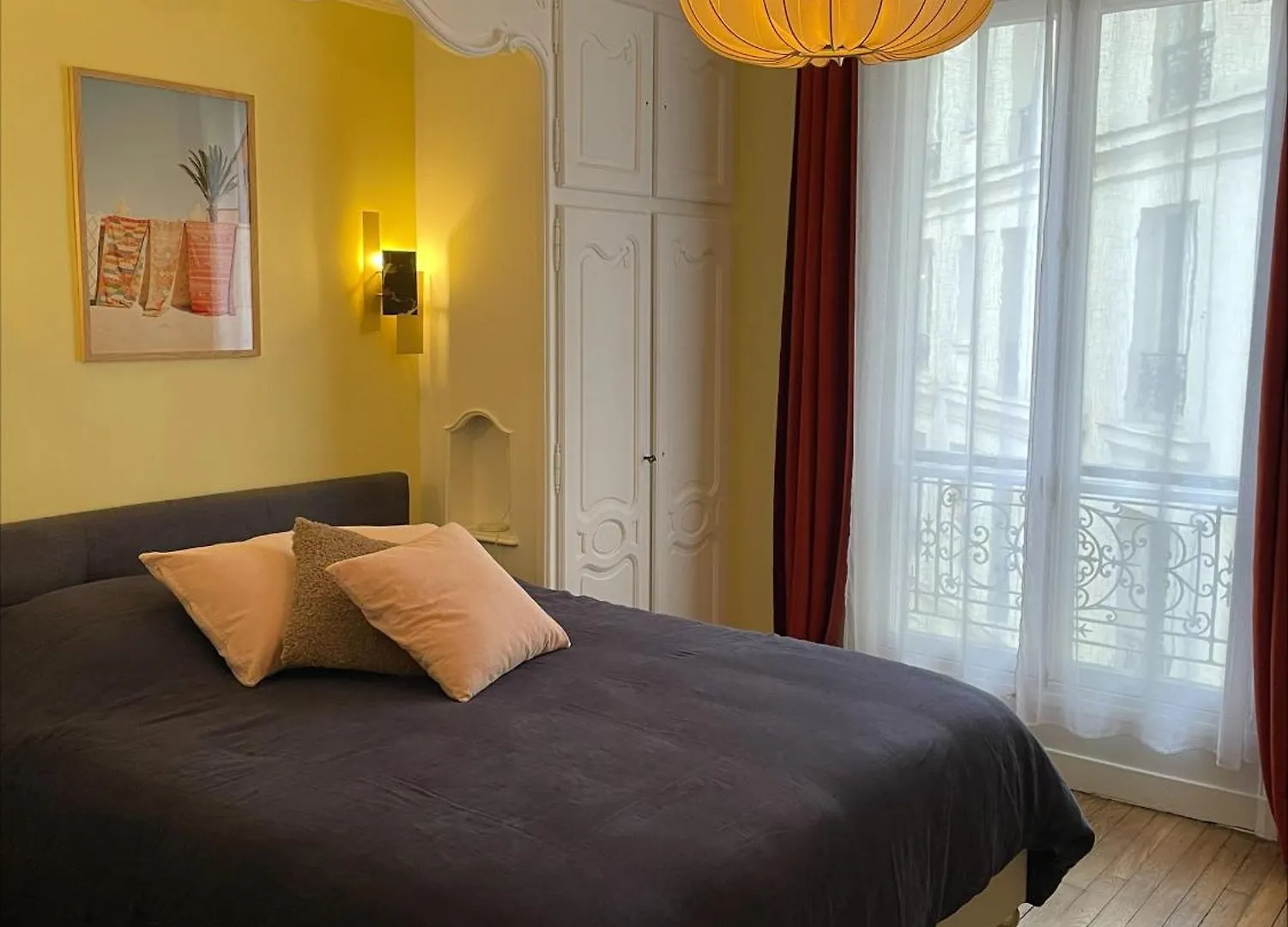 Spatious Charming Parisian Flat France