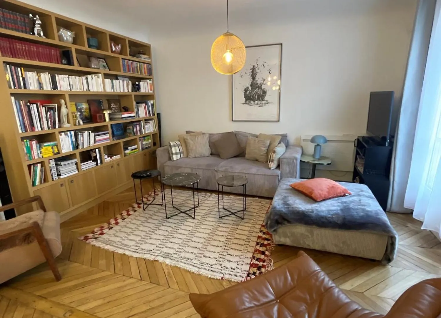 Spatious Charming Parisian Flat 0*, Paris France